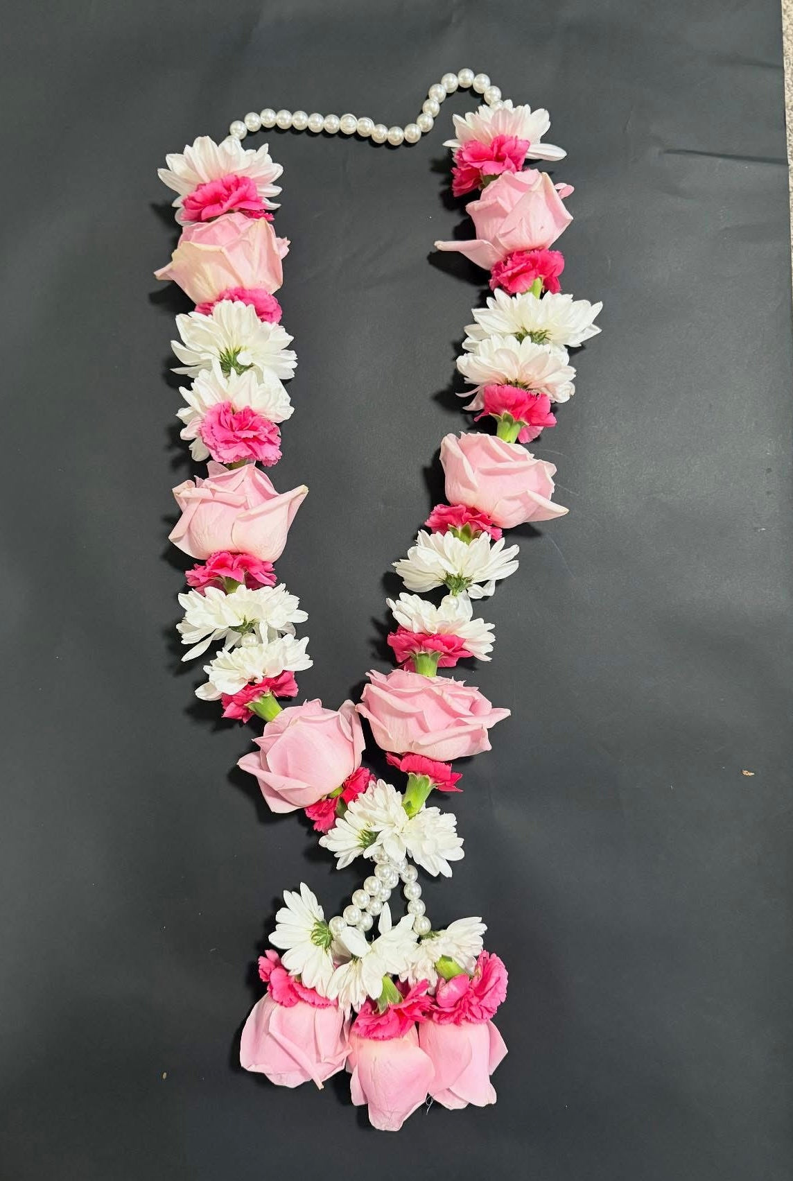 Pink rose, Pink carnation & White chrysanthemum Garland