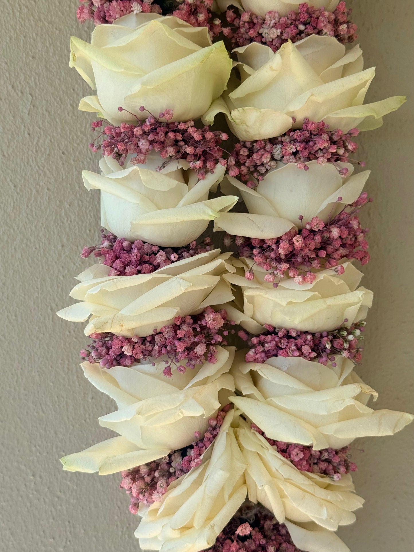 Premium White Rose & fresh dyed baby’s breath garland