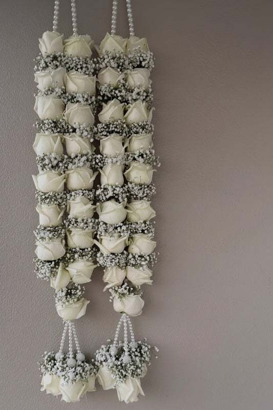 Premium White Rose & Gypsophila Jaimala