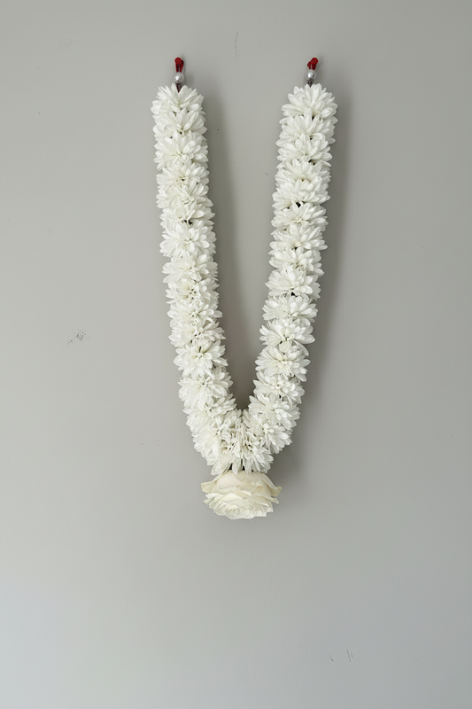 White Chrysanthemum & White Rose Phool ki Mala