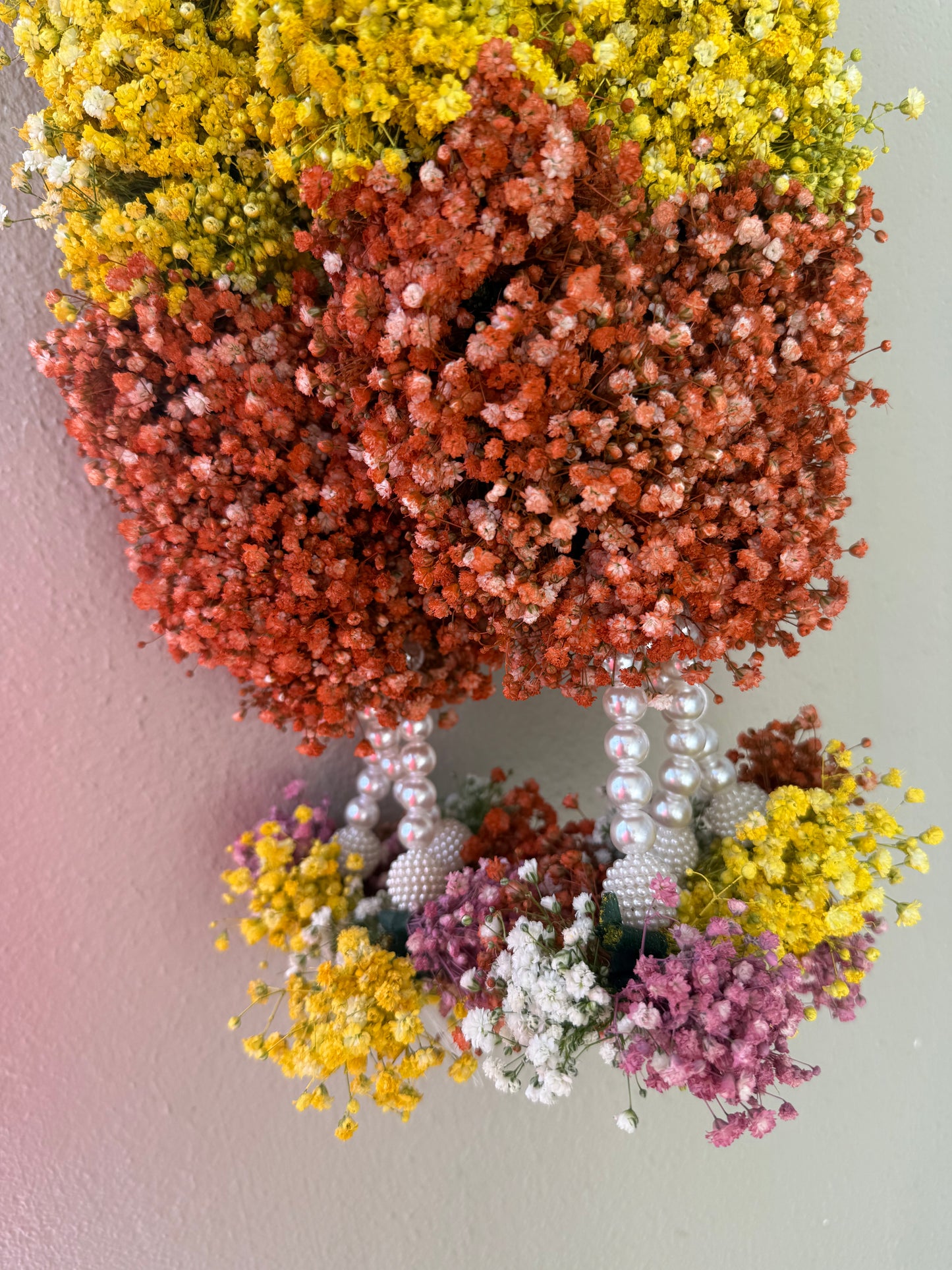 Premium fresh dyed gypsophila garland