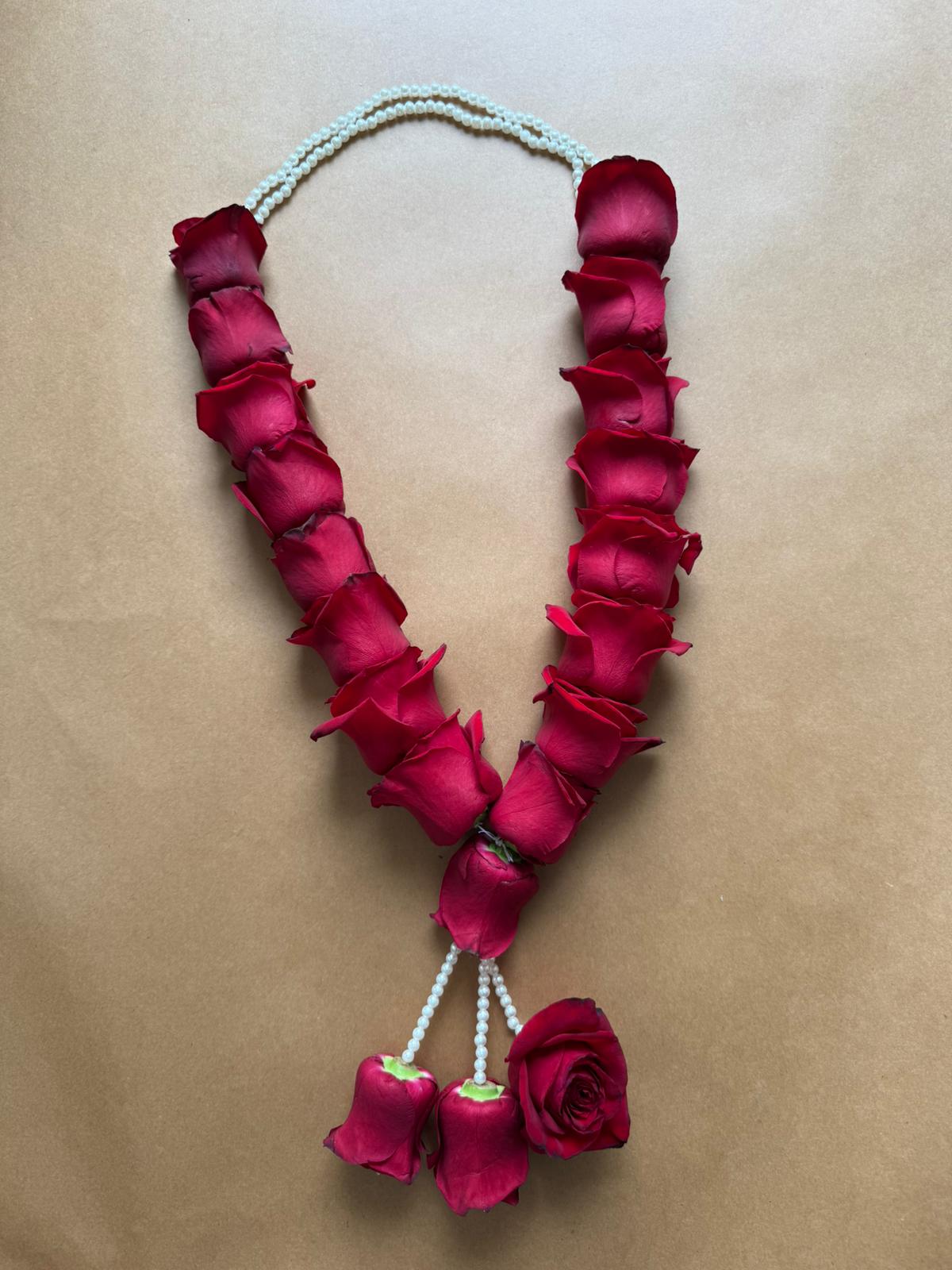 Hand-tied Red Roses Garland/Jaimala