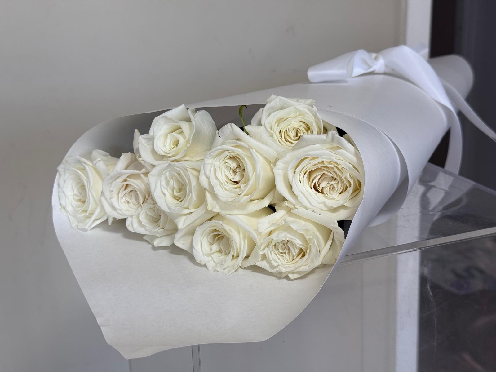 Colombian White Roses